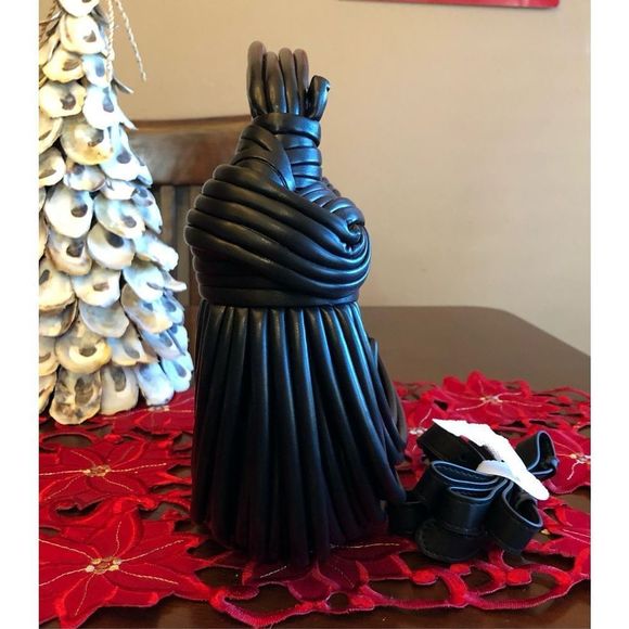 LICORICE BAG - NWT Adorable & Unusual PU Vegan Satchel/Crossbody. LOVE THIS ♥️ - Picture 8 of 16